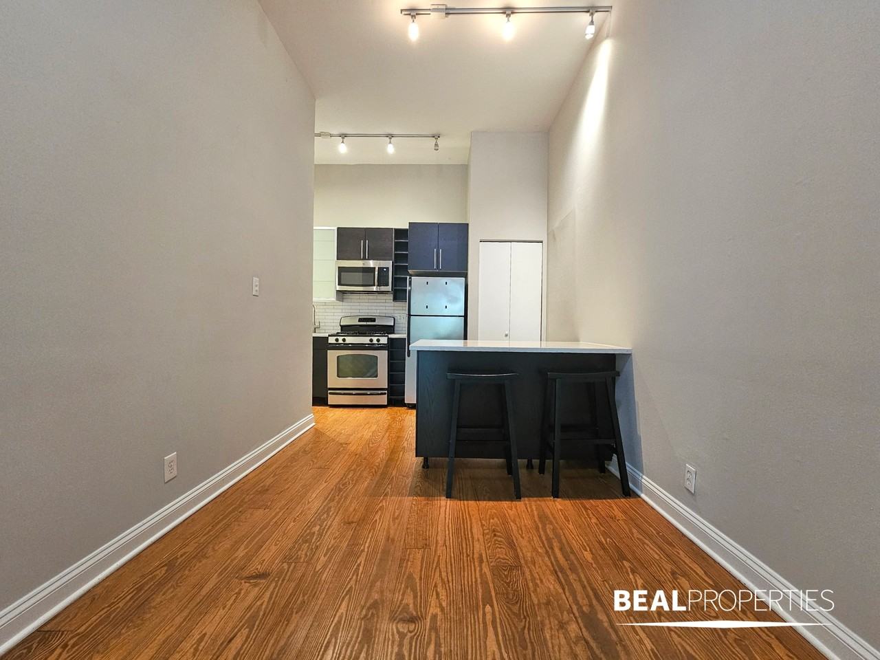 2202 N Clark St #214 - Photo 5 of 19