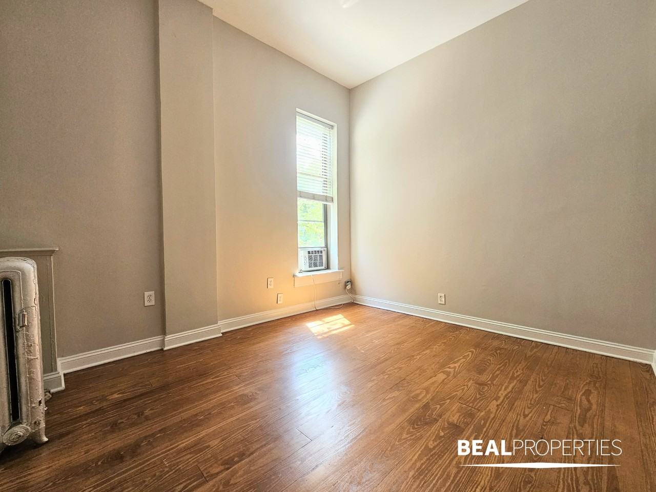 2202 N Clark St #214 - Photo 6 of 19