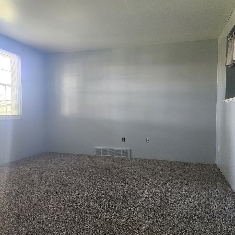 139 Whitestown Vlg #B - Photo 5 of 19