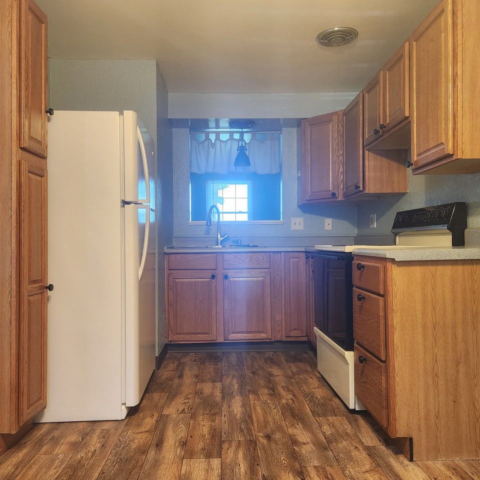 139 Whitestown Vlg #B - Photo 6 of 19