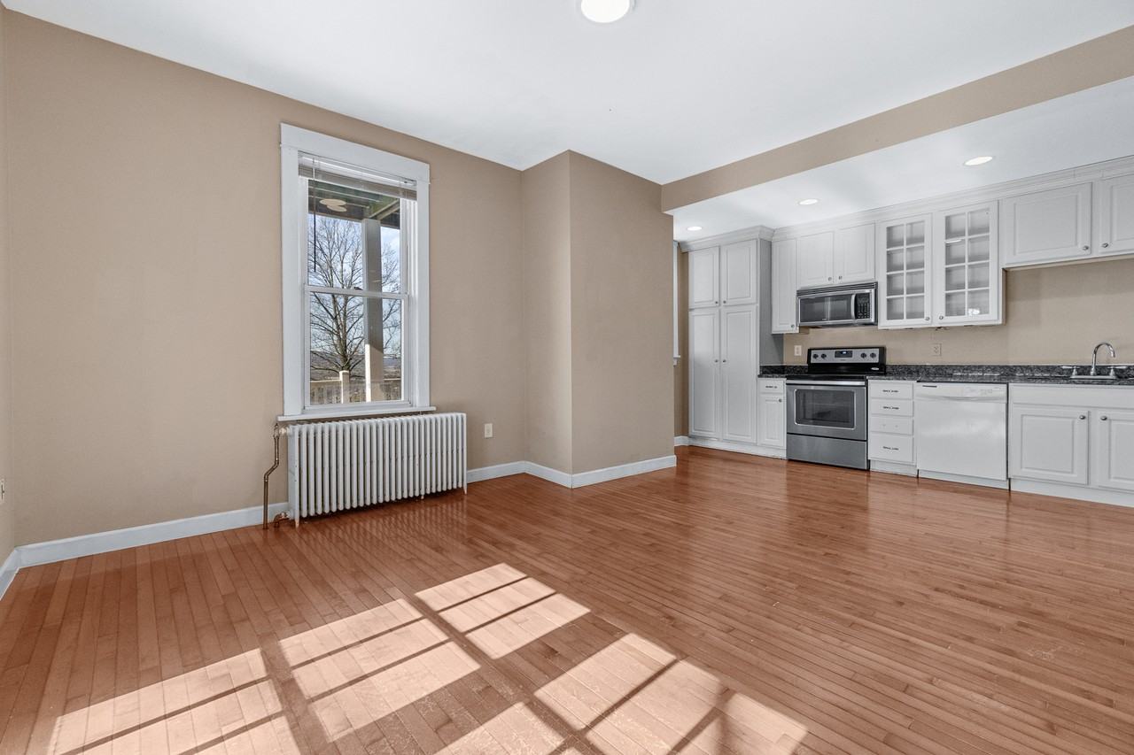 6642 Jefferson Blvd #B - Photo 3 of 28