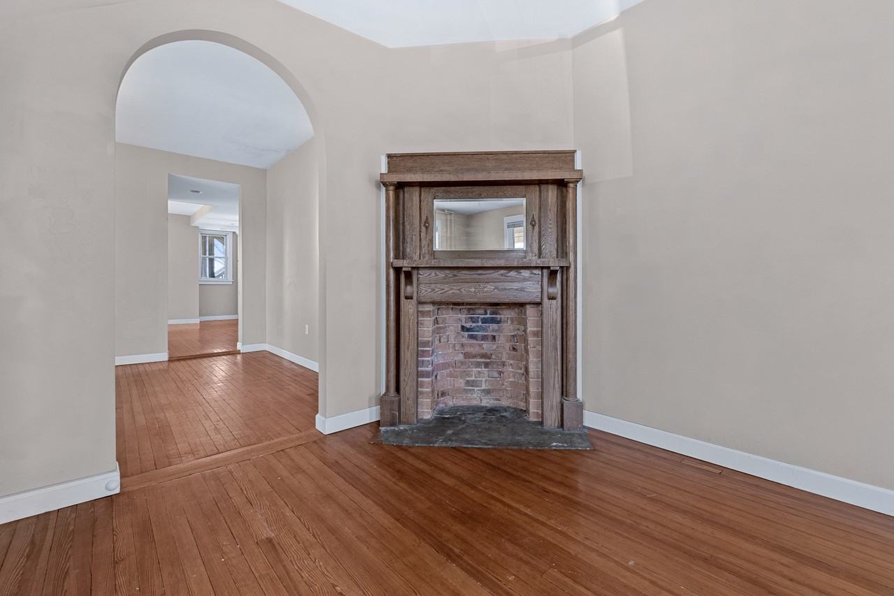 6642 Jefferson Blvd #B - Photo 4 of 28
