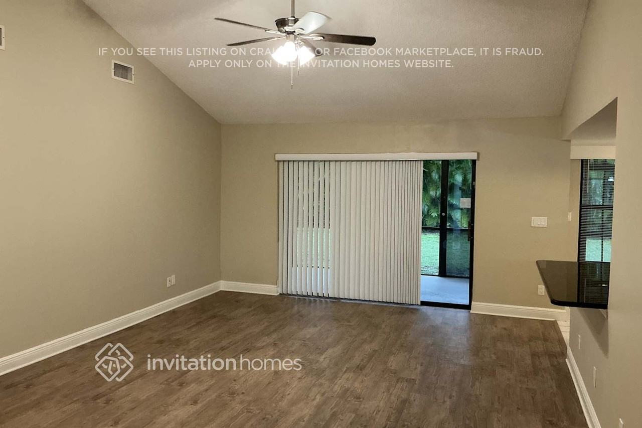 2212 Viscaya Pkwy - Photo 4 of 17