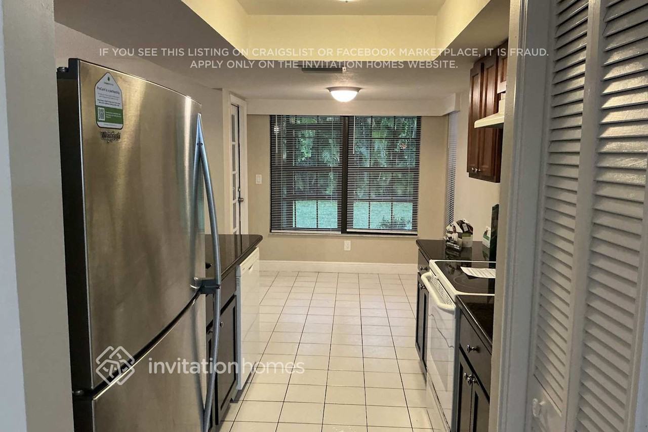 2212 Viscaya Pkwy - Photo 6 of 17