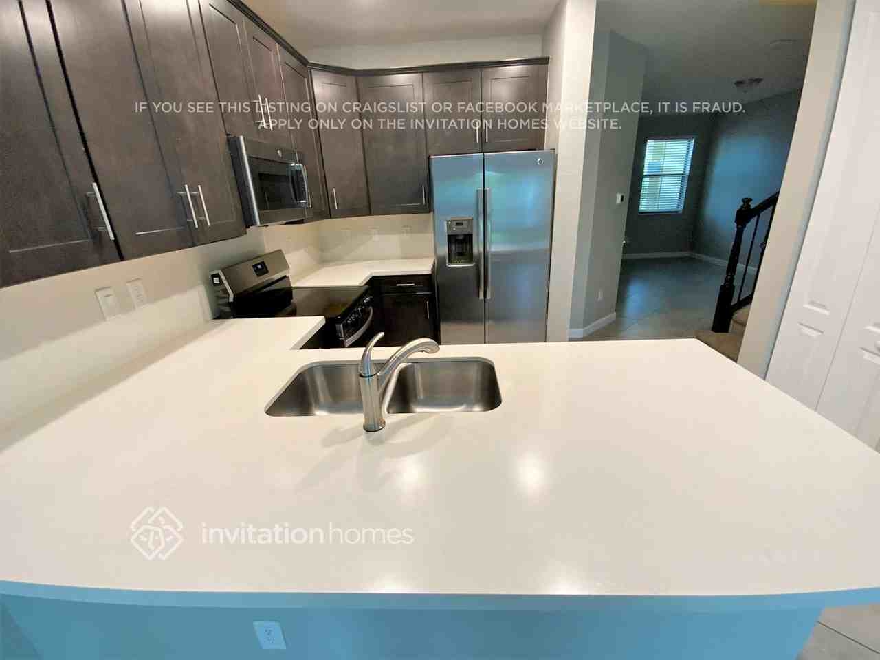 12762 Anthorne Ln - Photo 3 of 15