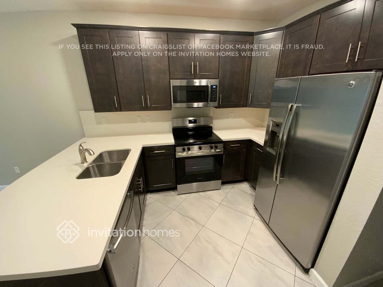 12762 Anthorne Ln - Photo 4 of 15