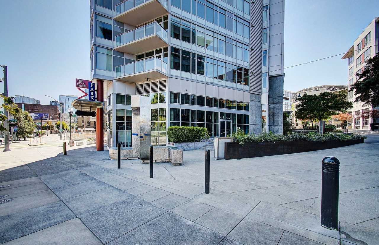1926 W Burnside St #204 - Photo 2 of 22