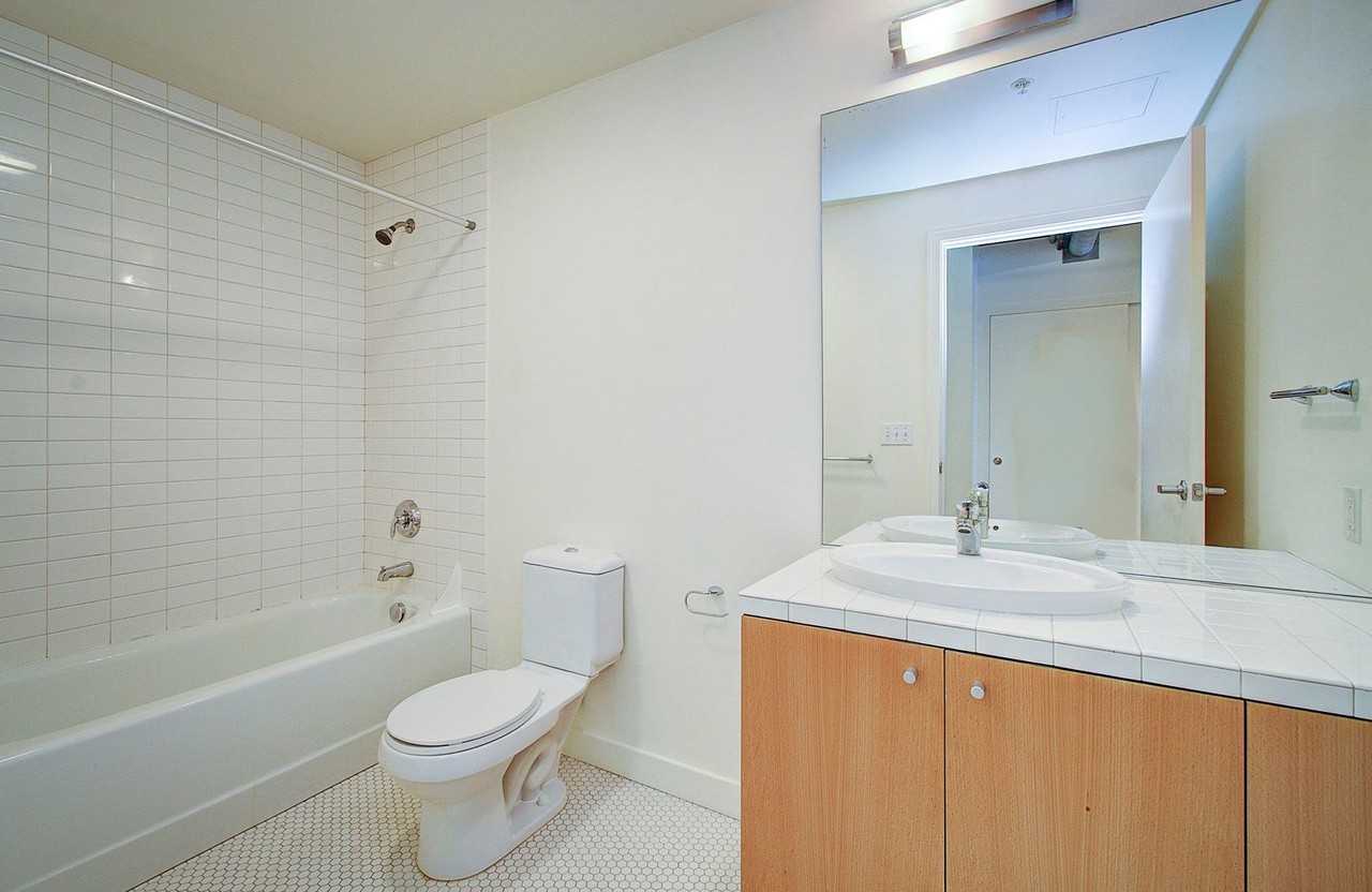 1926 W Burnside St #204 - Photo 7 of 22