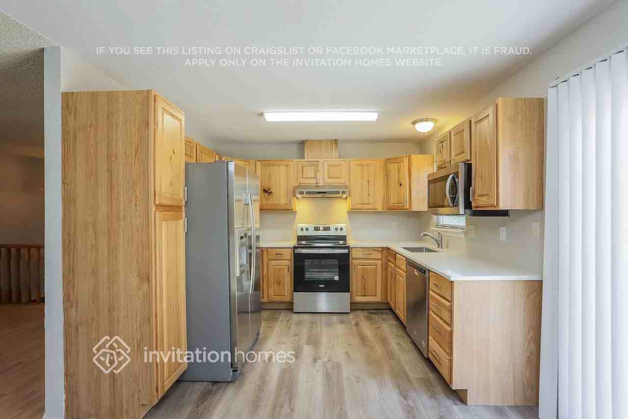 16803 E Nassau Dr - Photo 4 of 13