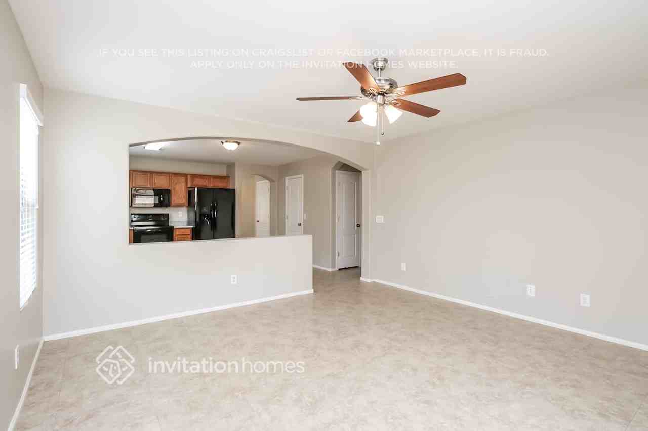 38166 N Sandy Dr - Photo 3 of 20
