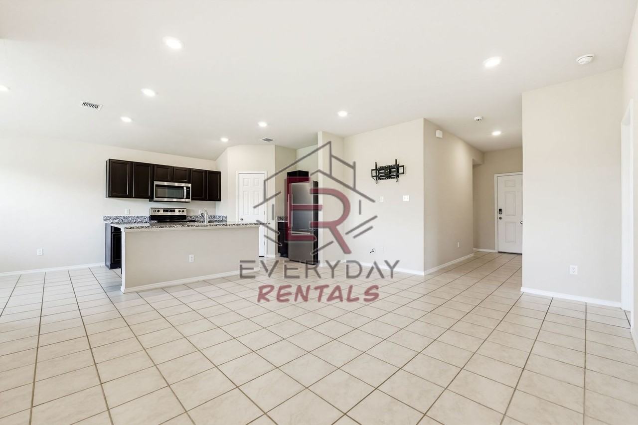 5605 Madelyn Dr - Photo 3 of 15