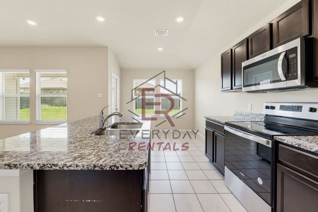 5605 Madelyn Dr - Photo 6 of 15