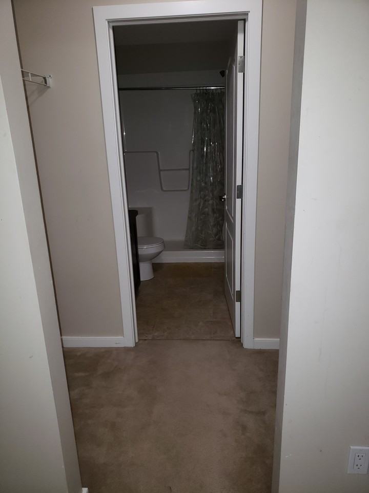 311 392 Silverberry Road - Photo 7 of 9