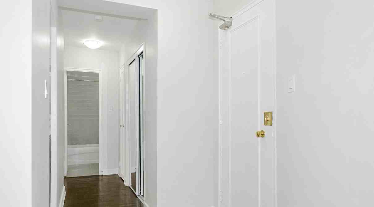Avenue Park Apartments - Photo 5 of 14