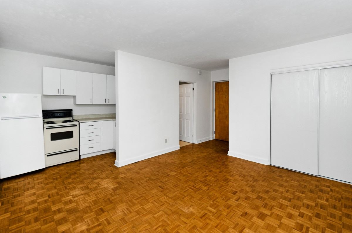 161 Somerset Street West - Photo 3 of 7