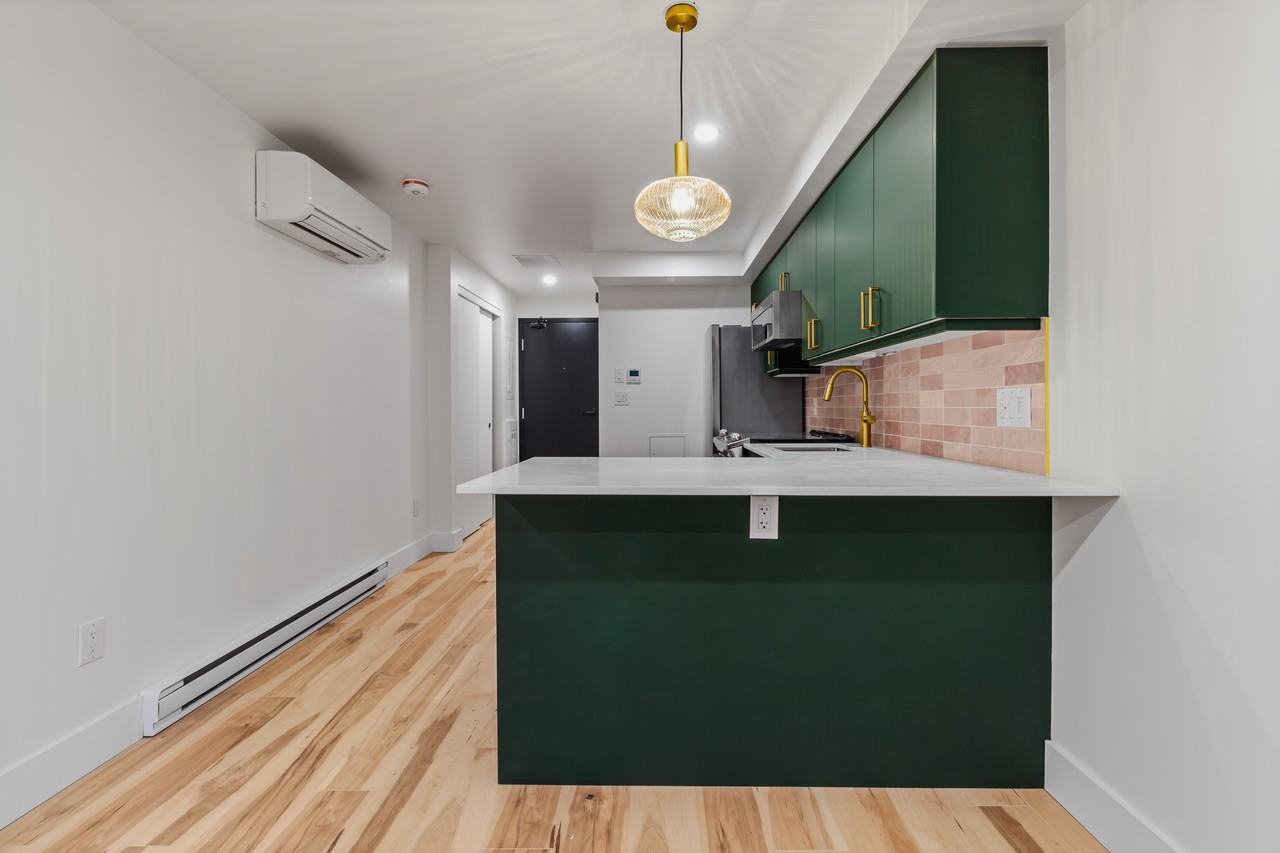 476 Rue Wilbrod Street - Photo 4 of 13