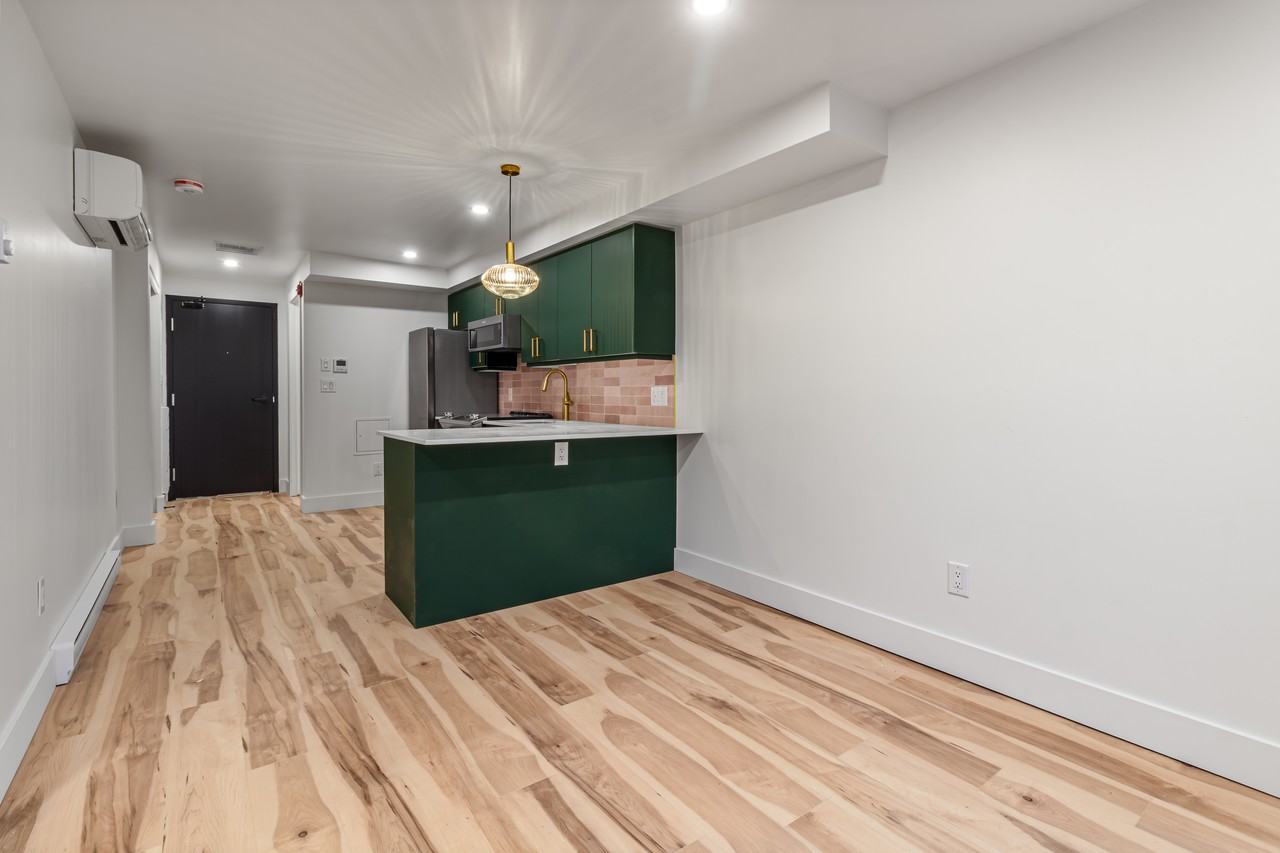 476 Rue Wilbrod Street - Photo 5 of 13