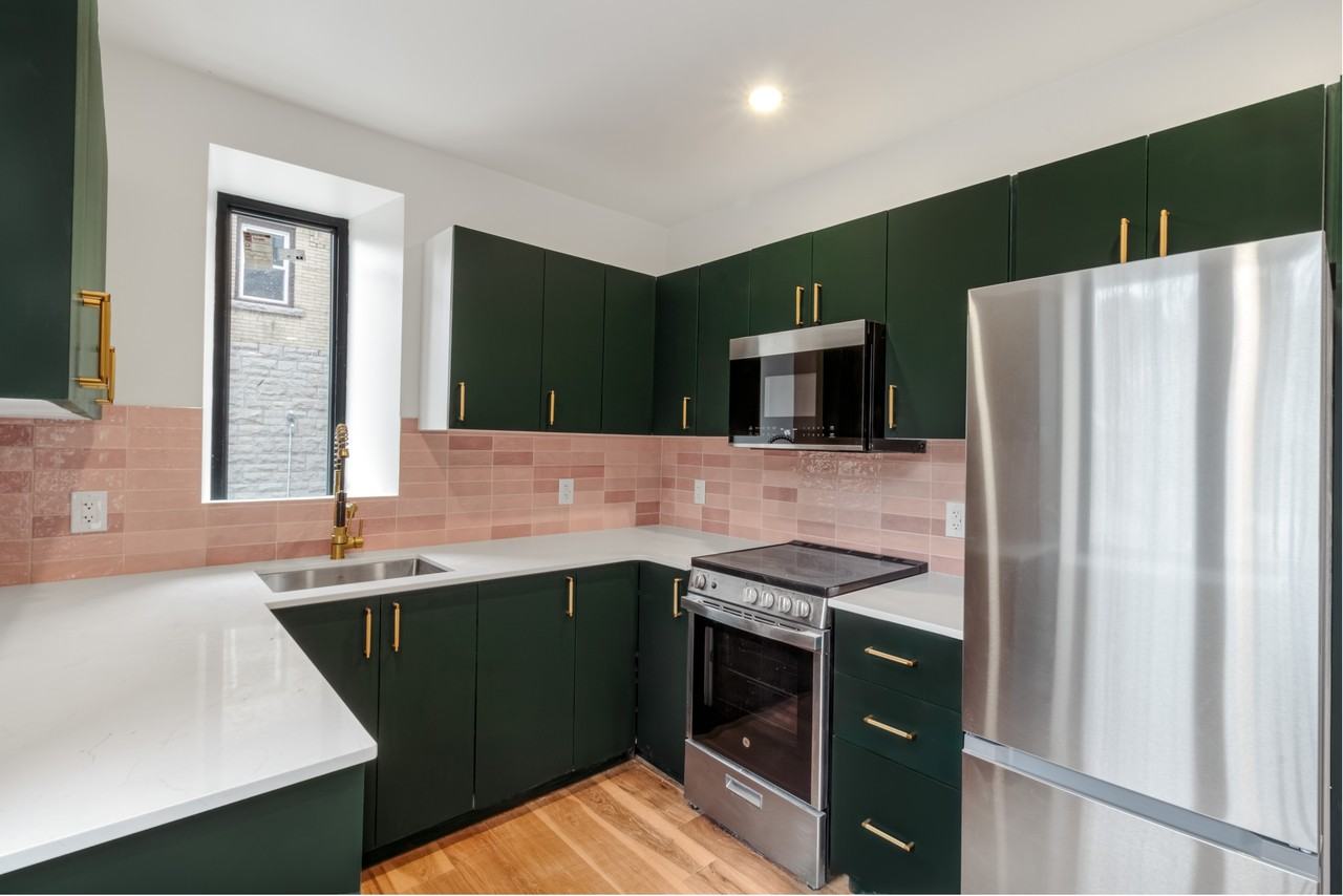476 Rue Wilbrod Street - Photo 2 of 19