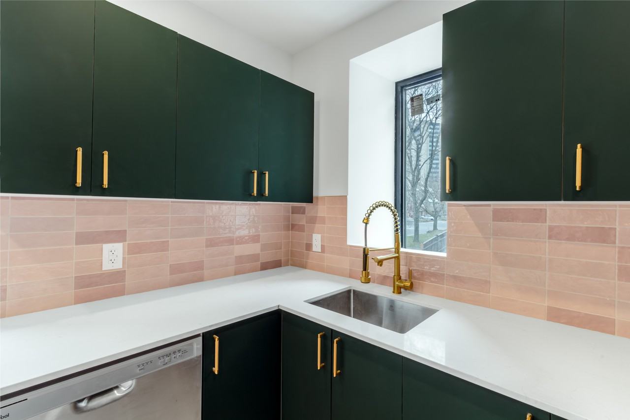 476 Rue Wilbrod Street - Photo 3 of 19