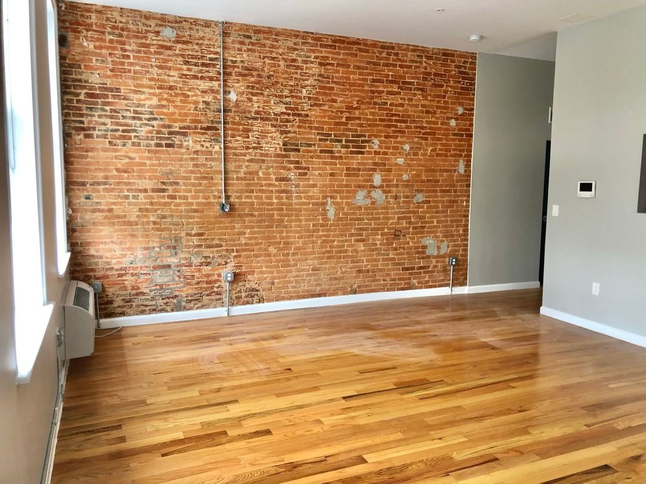 231 E North Ave - Photo 3 of 22