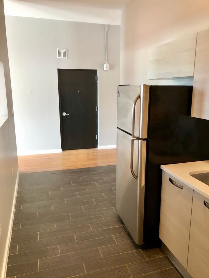 231 E North Ave - Photo 6 of 22