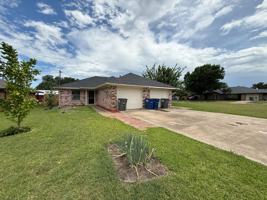 featured image of 5413 5413 - 5415 Brookhollow Drive