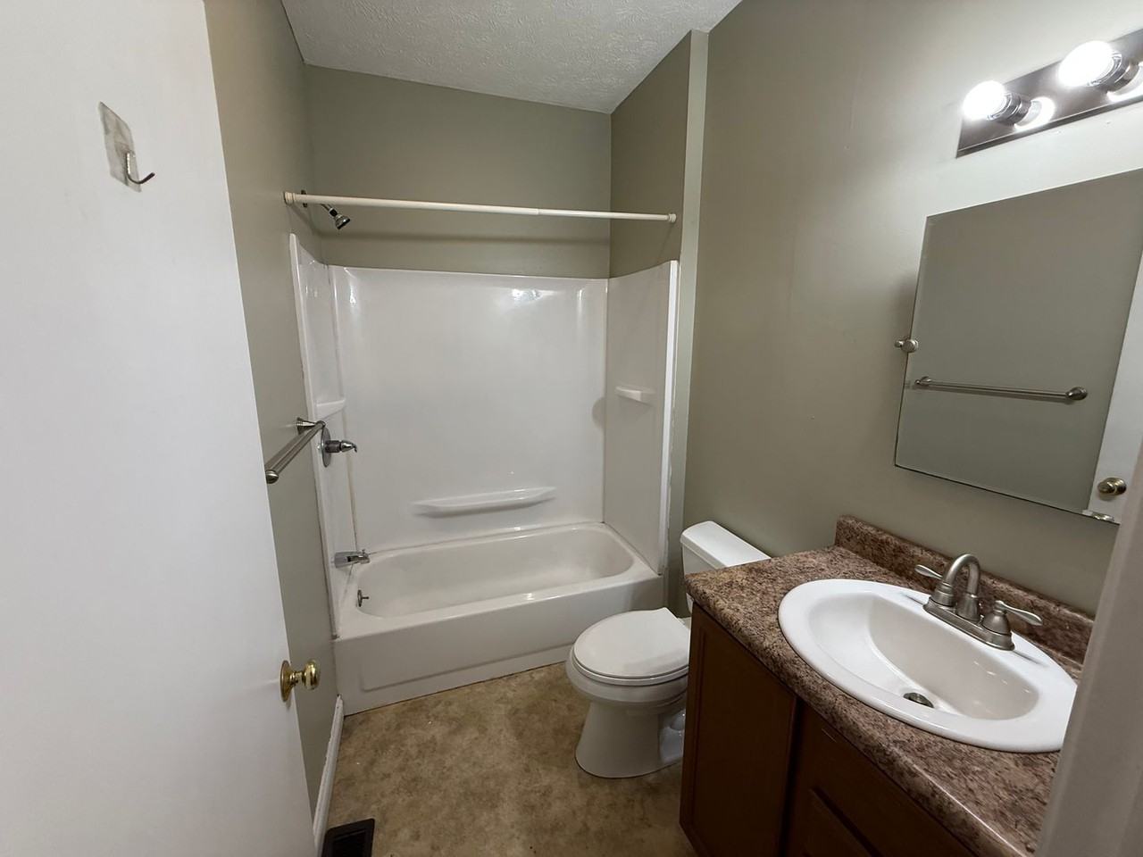 9026 9026 Yorktown St - C #C - Photo 7 of 8
