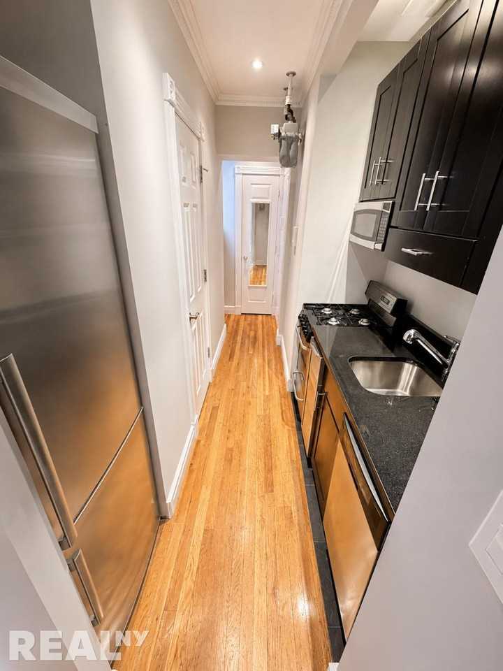 Mott St #19 - Photo 4 of 7