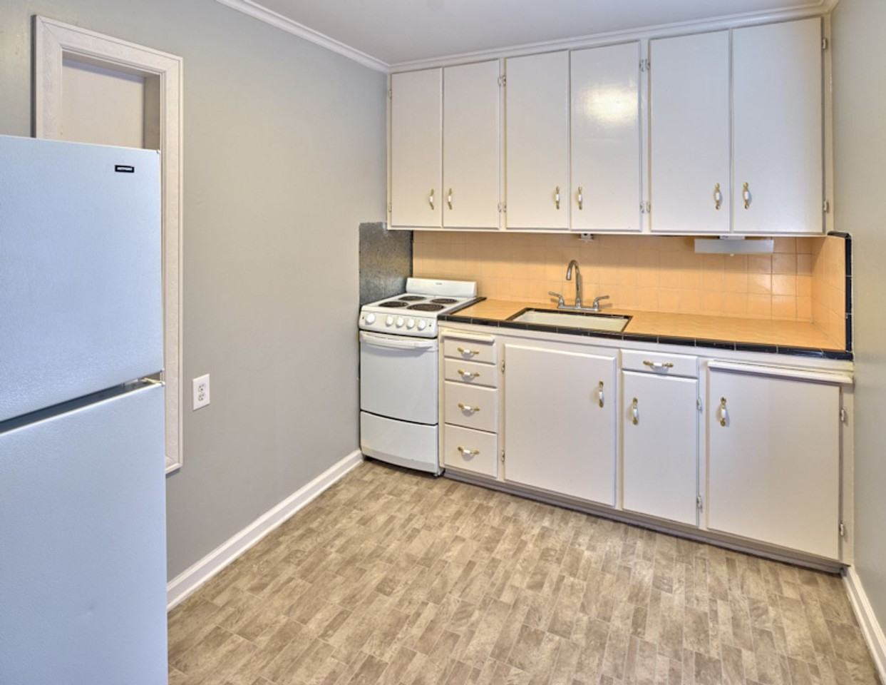 Clermont Apartments - Photo 5 of 15