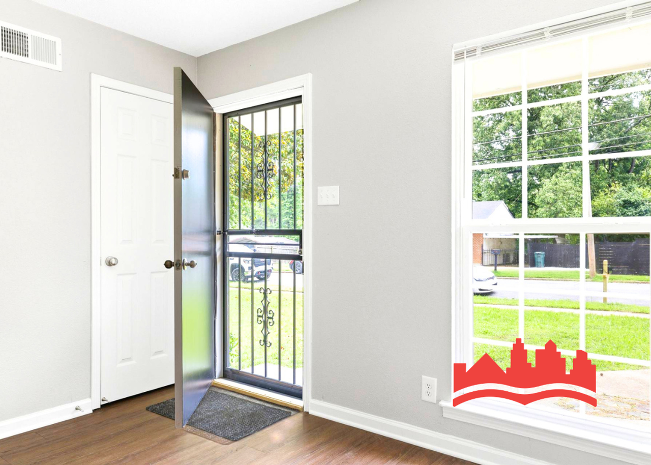 2348 Millbrook Ave - Photo 6 of 27