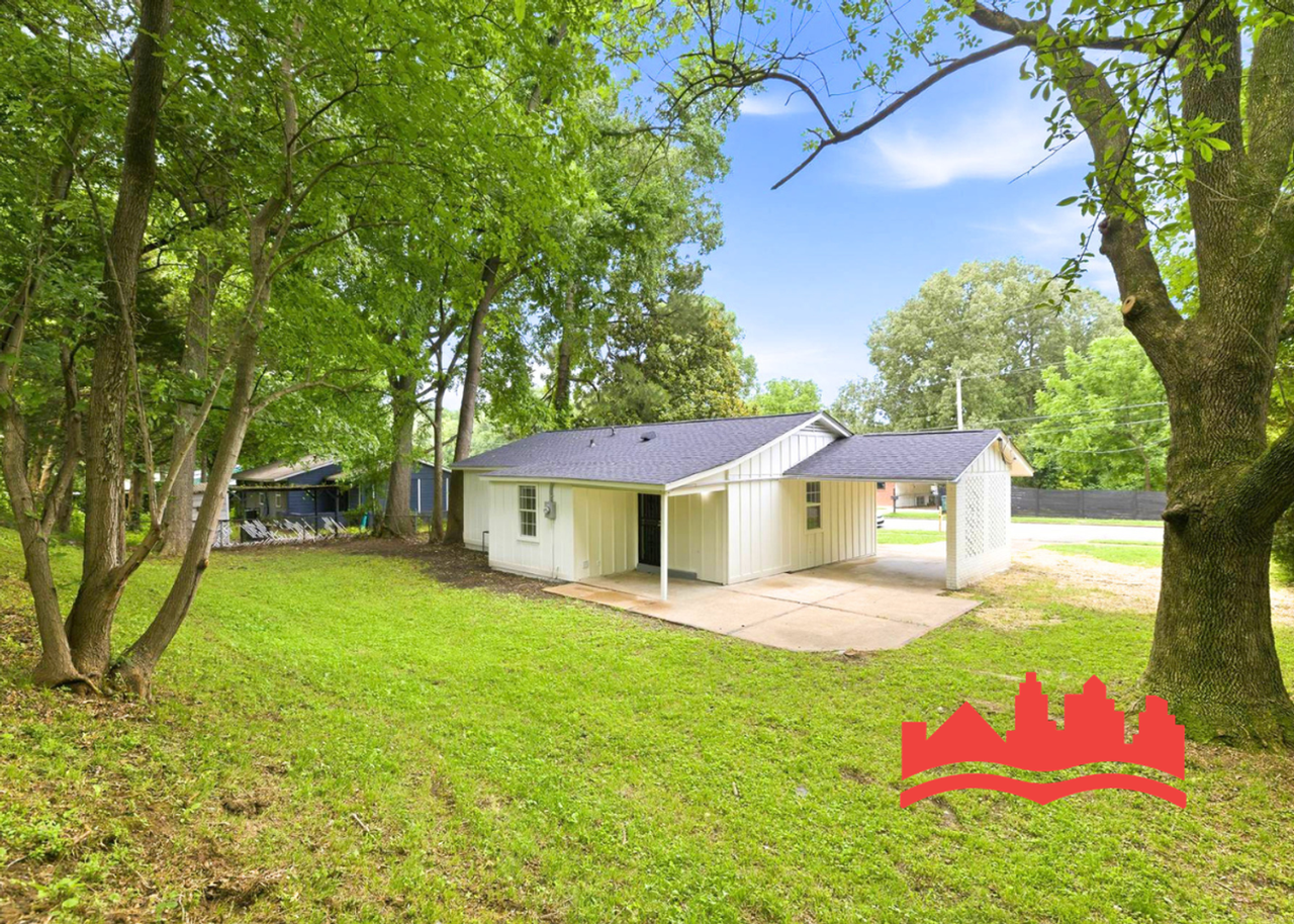 2348 Millbrook Ave - Photo 5 of 6