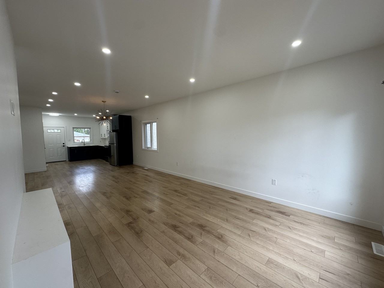 750 Moncton Ave - Photo 2 of 18