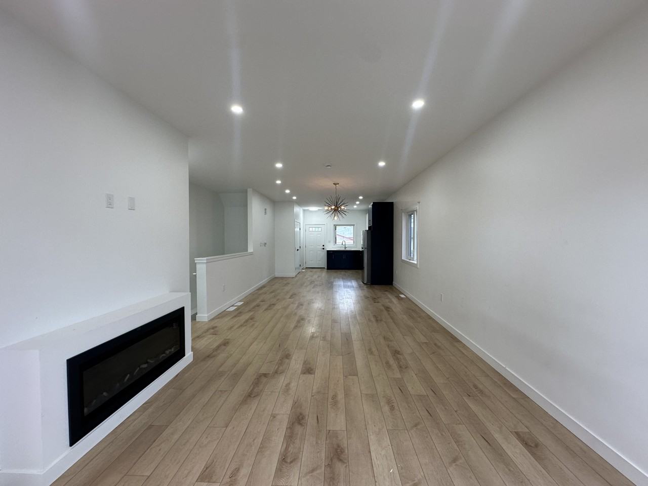 750 Moncton Ave - Photo 4 of 18