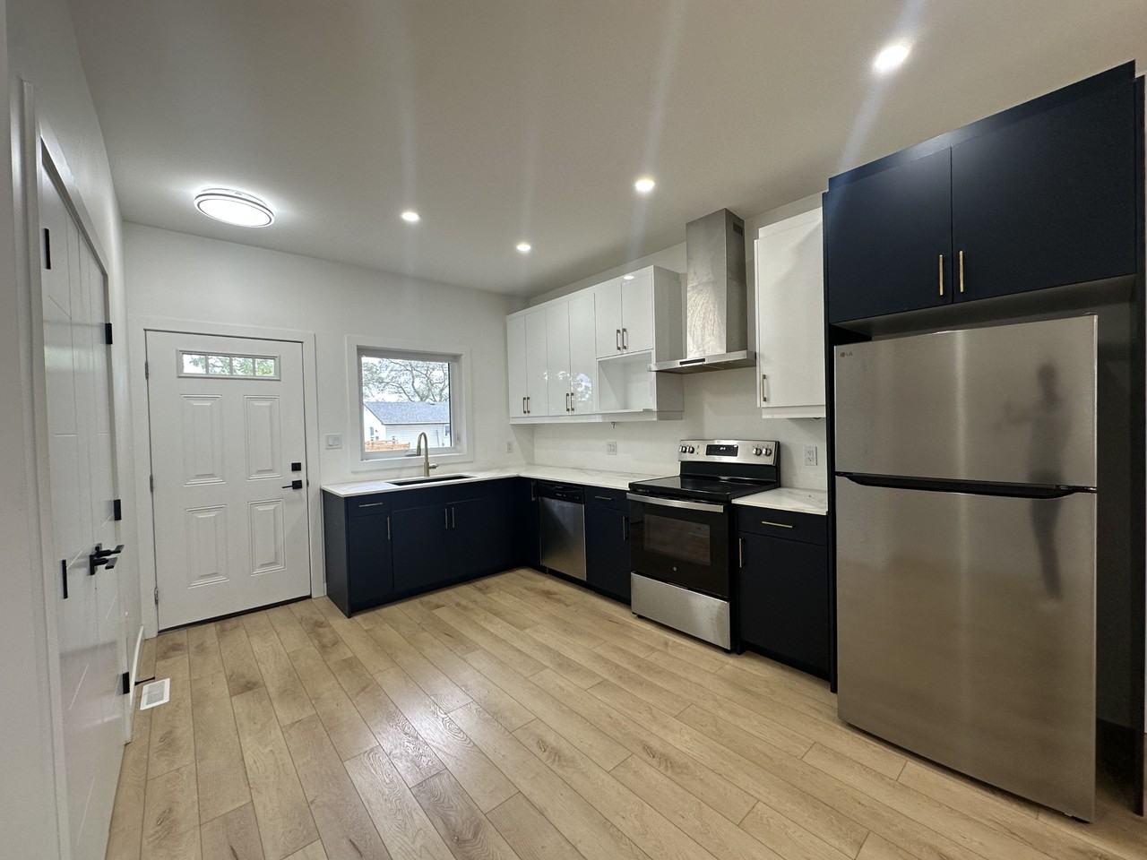 750 Moncton Ave - Photo 6 of 18