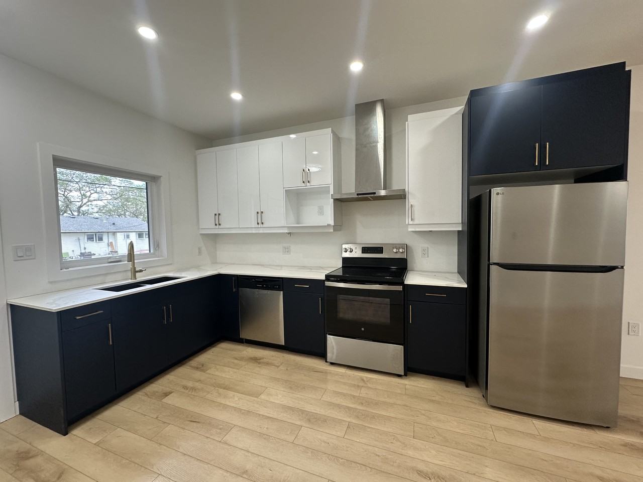 750 Moncton Ave - Photo 7 of 18