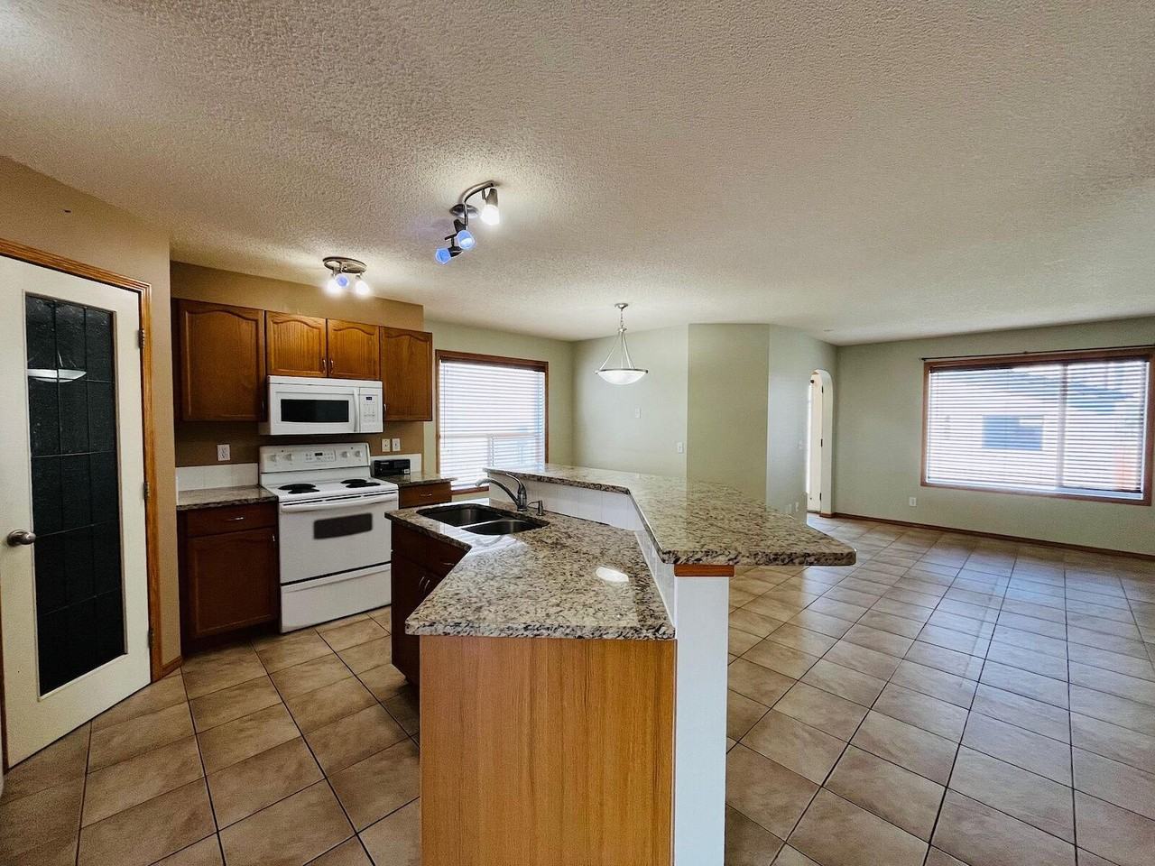 937 Arbour Lake Rd Nw - Photo 3 of 19