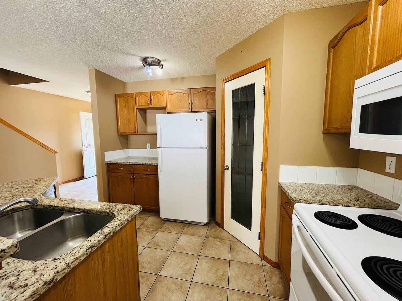 937 Arbour Lake Rd Nw - Photo 4 of 19