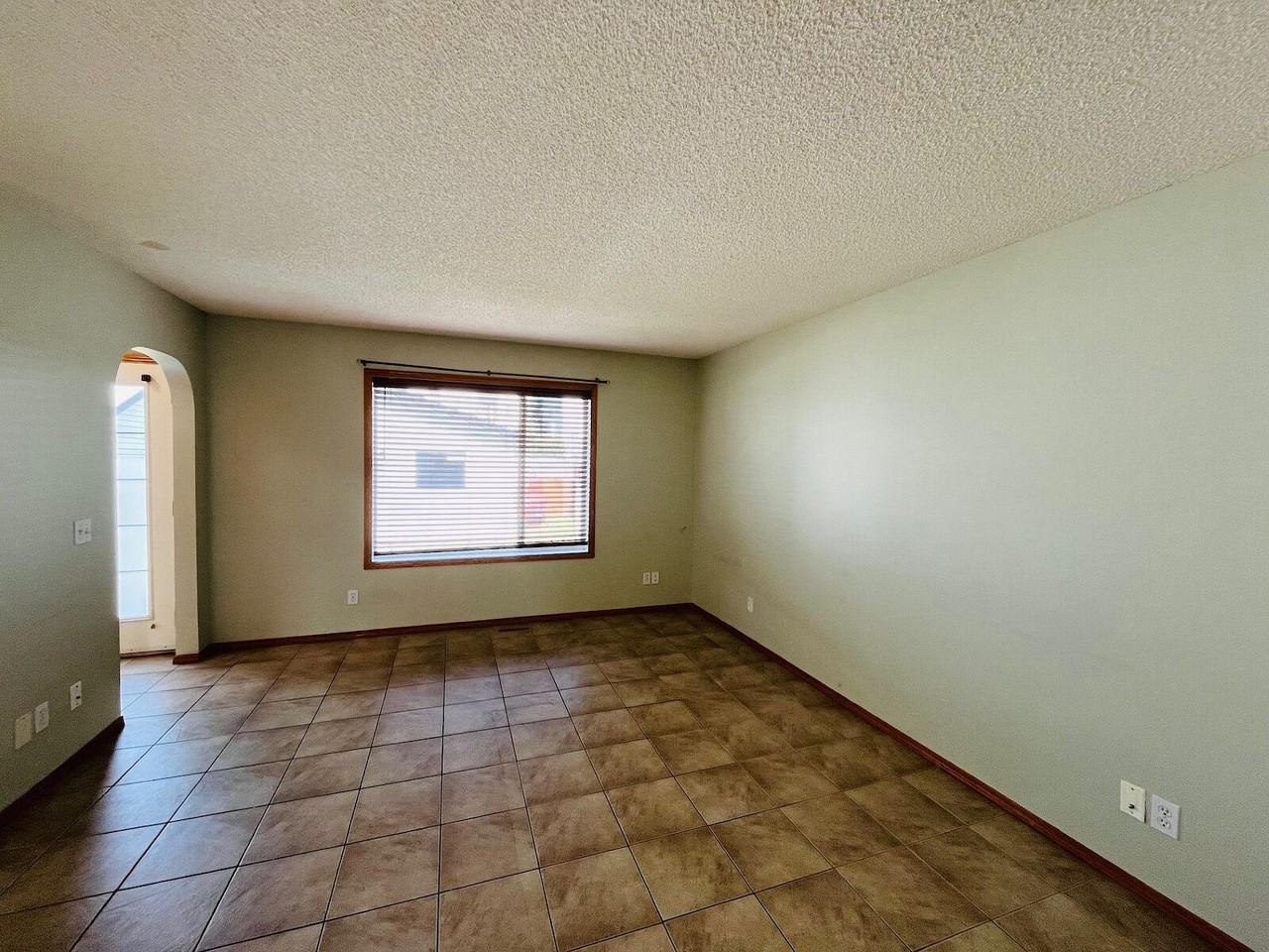 937 Arbour Lake Rd Nw - Photo 5 of 19