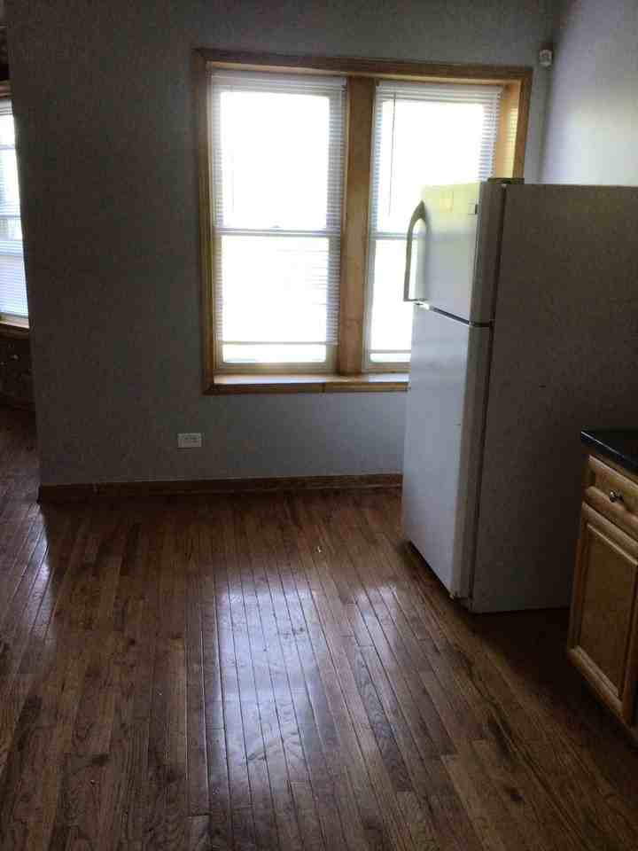 11027 South King Drive #11027-1W - Photo 3 of 4