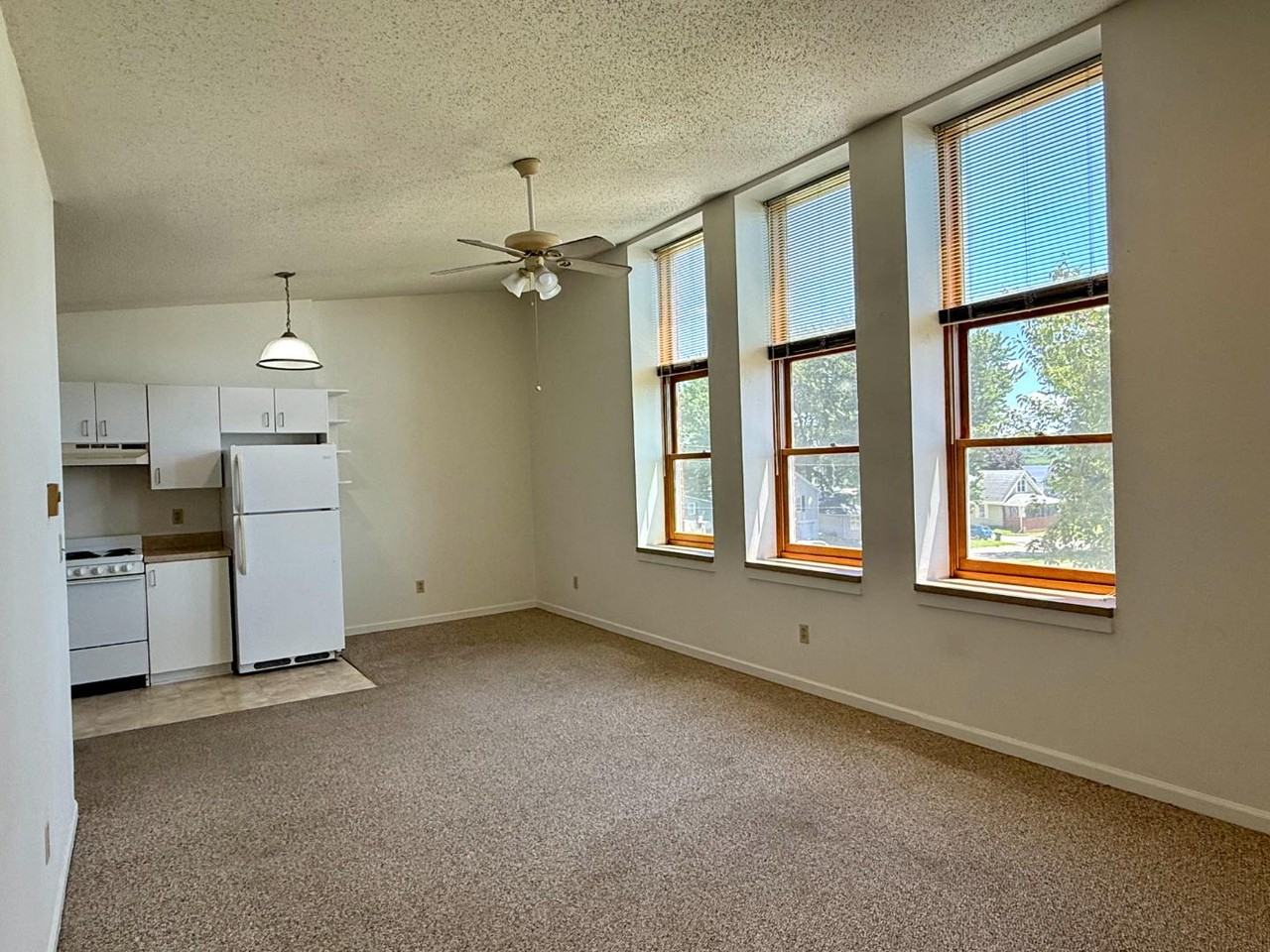 Jackson Apartments - Photo 2 of 8