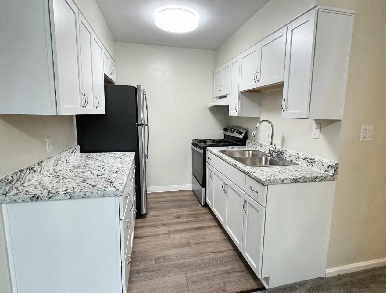 3501 Illinois Ave Apt E7 - Photo 6 of 12