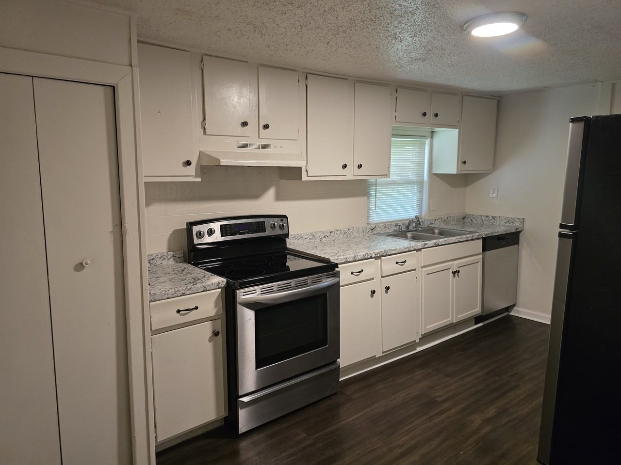 1101 E Frederick St #1 - Photo 6 of 13