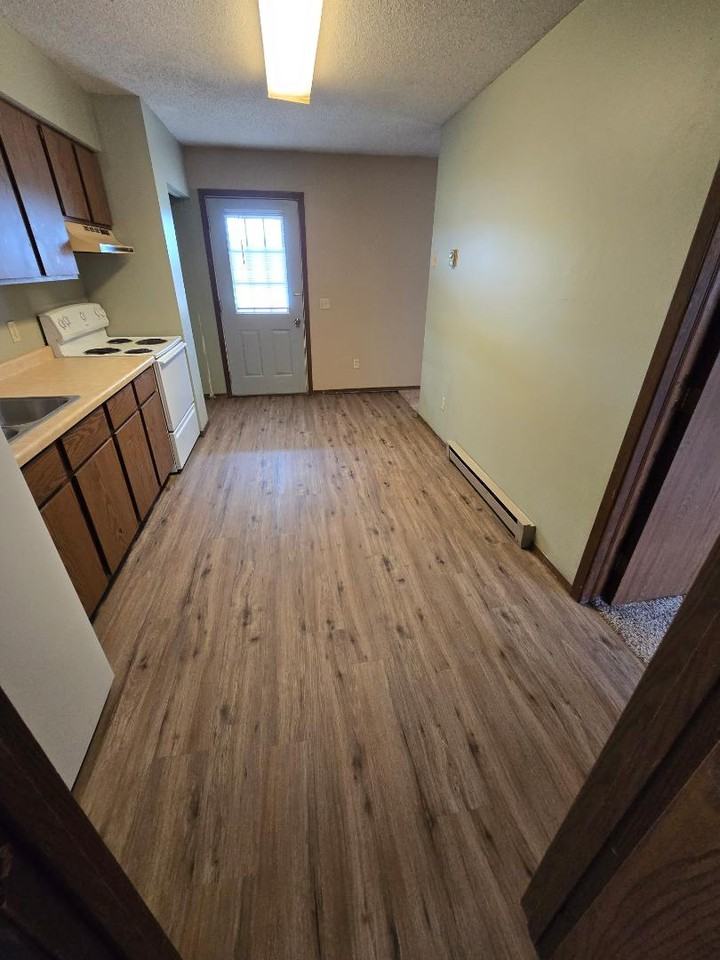 2621 Harvey Dr - Photo 2 of 6