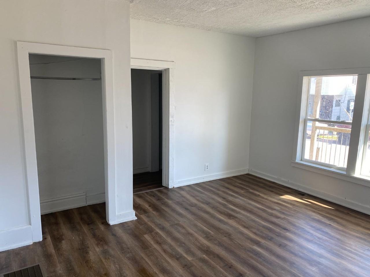 189 Elmwood Ave - Photo 4 of 21