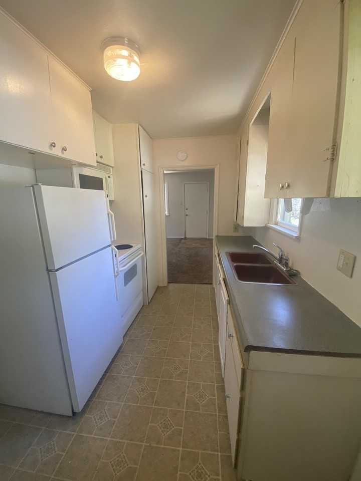 1306 W Cota St #1 - Photo 5 of 11