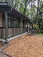 featured image of 1002 Hemlock Dr #1