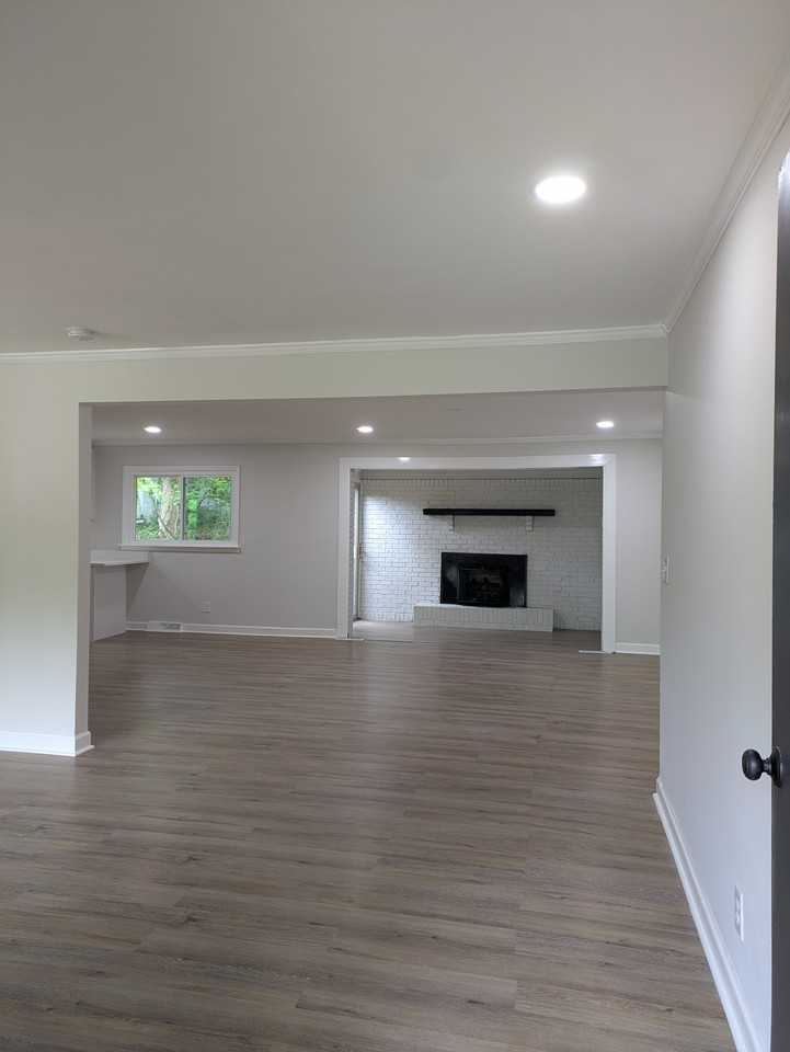 1002 Hemlock Dr #1 - Photo 2 of 11