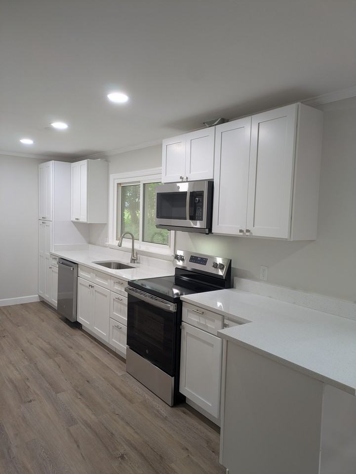 1002 Hemlock Dr #1 - Photo 5 of 11