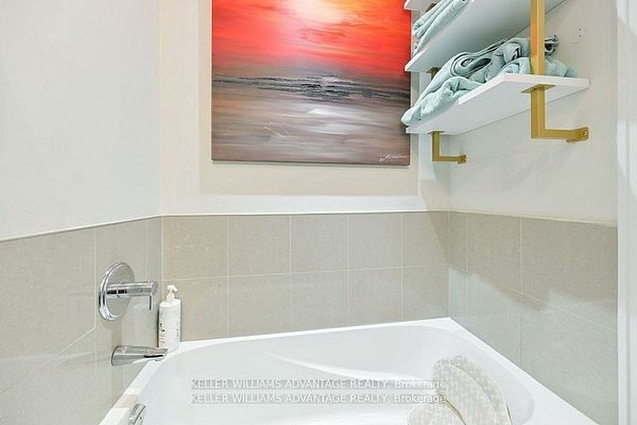29 Queens Quay East #616 - Photo 4 of 28