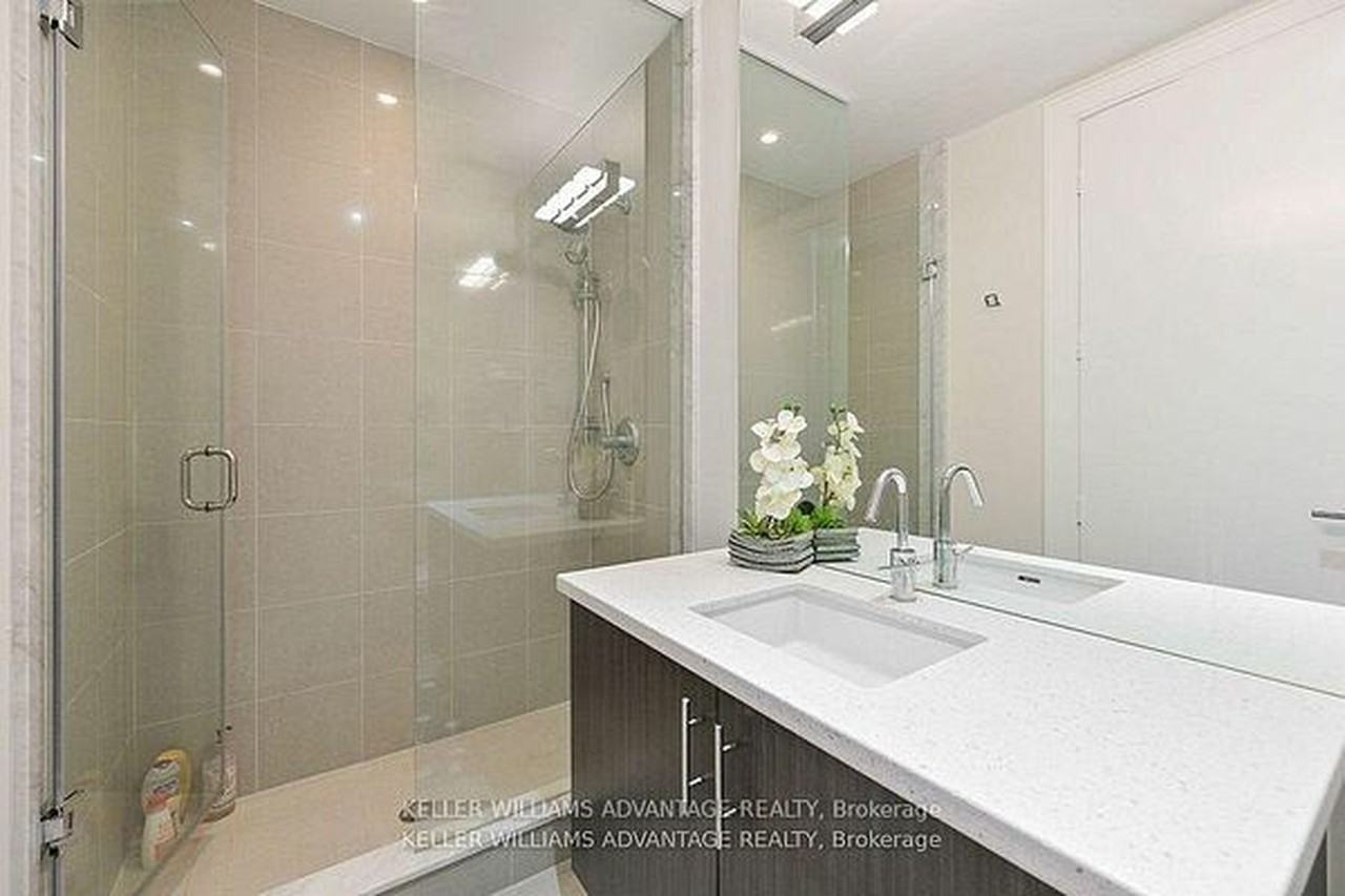 29 Queens Quay East #616 - Photo 5 of 28